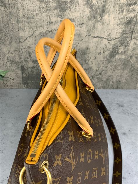 louis vuitton saffron.